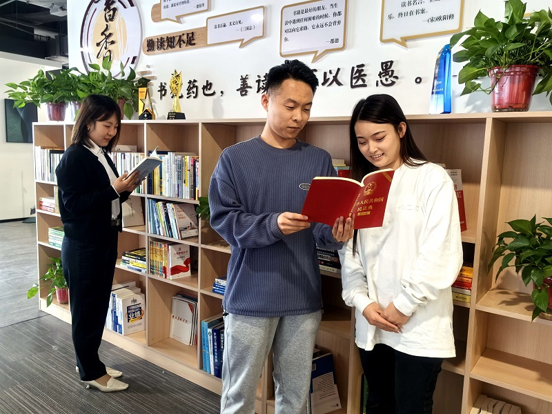 智引公司：小小“圖書角”服務(wù)“大民生”